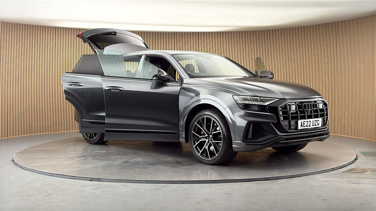 More views of Audi SQ8