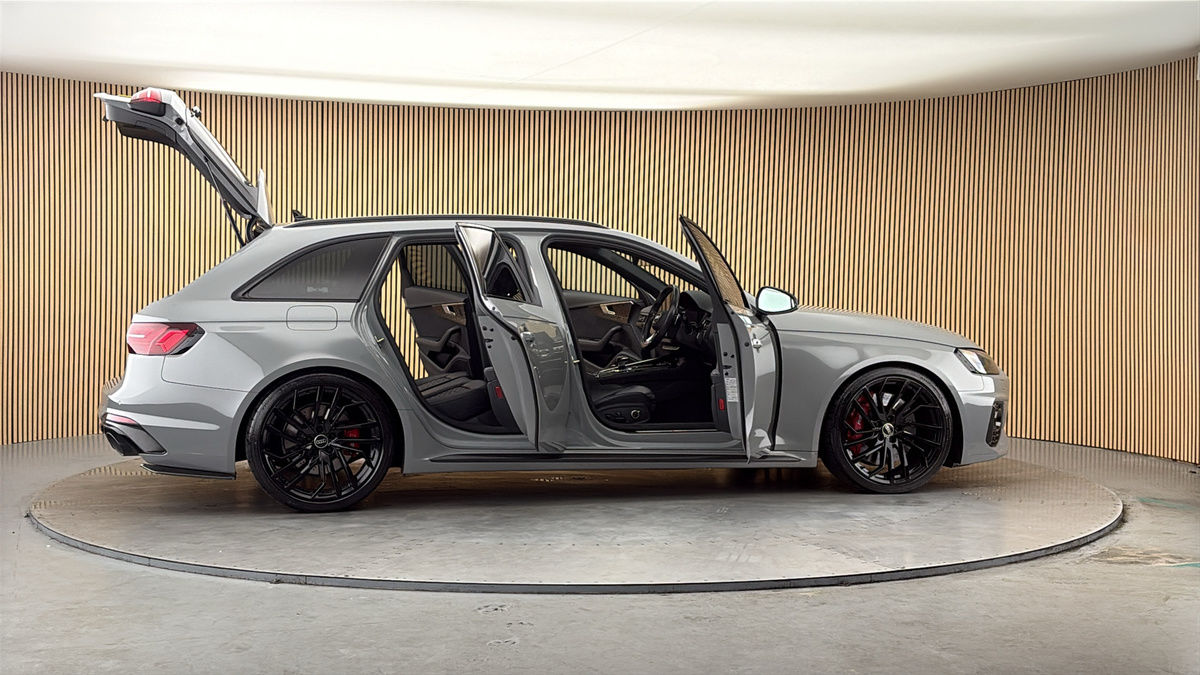 More views of Audi RS4 Avant