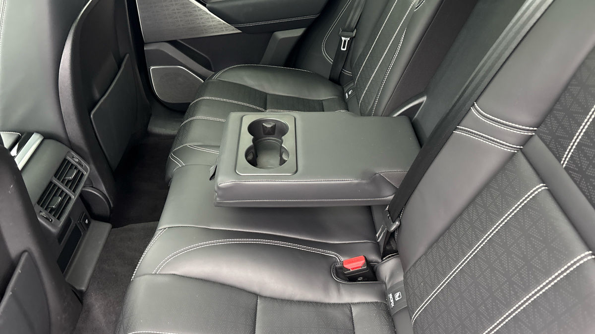 Land Rover Range Rover Velar Image 9