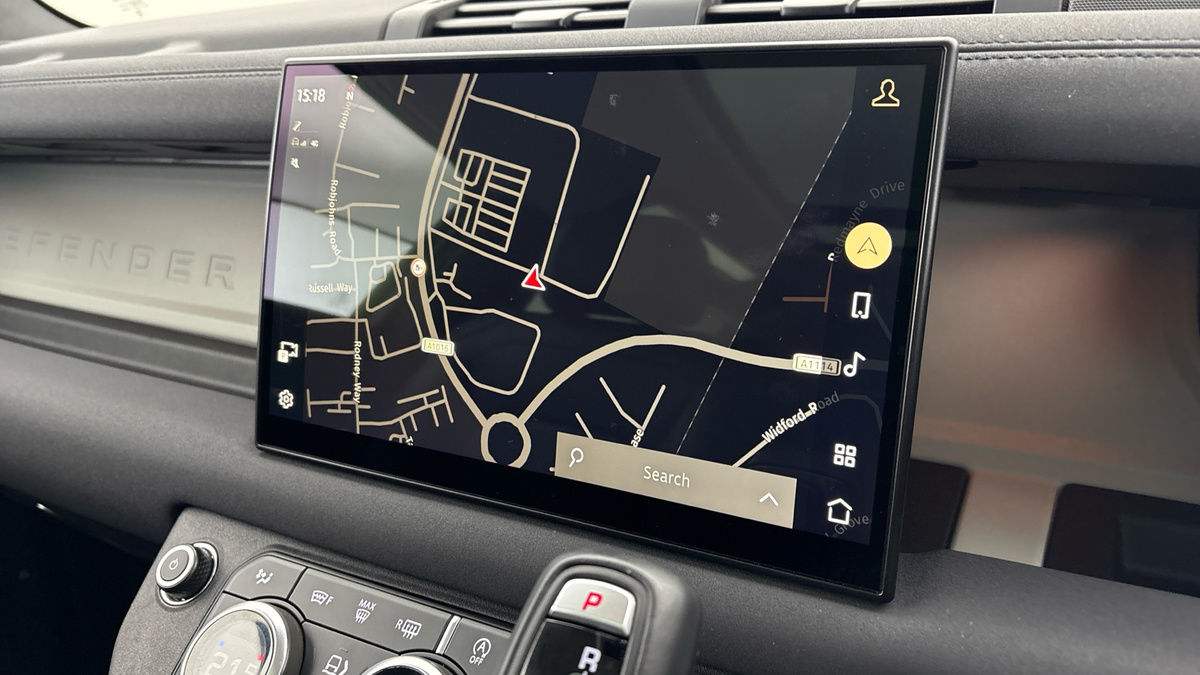 Land Rover Defender 90 Image 17