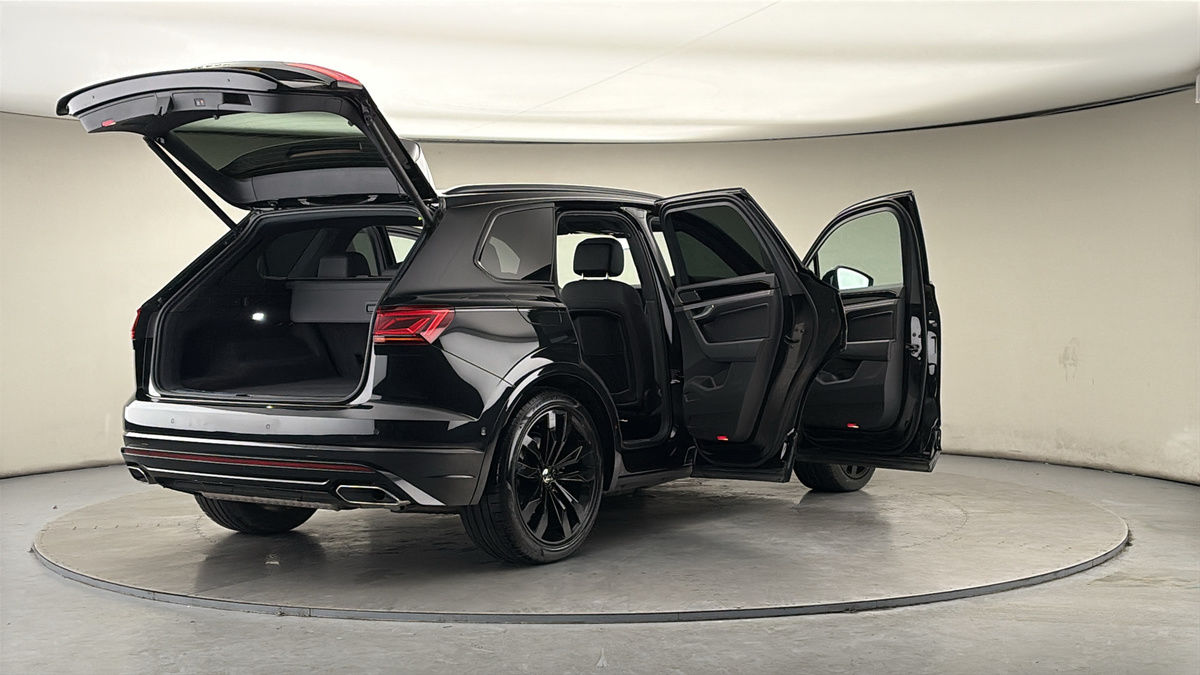 More views of Volkswagen Touareg