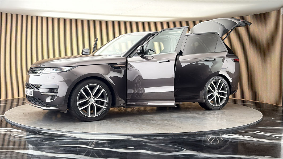 More views of Land Rover Range Rover Sport