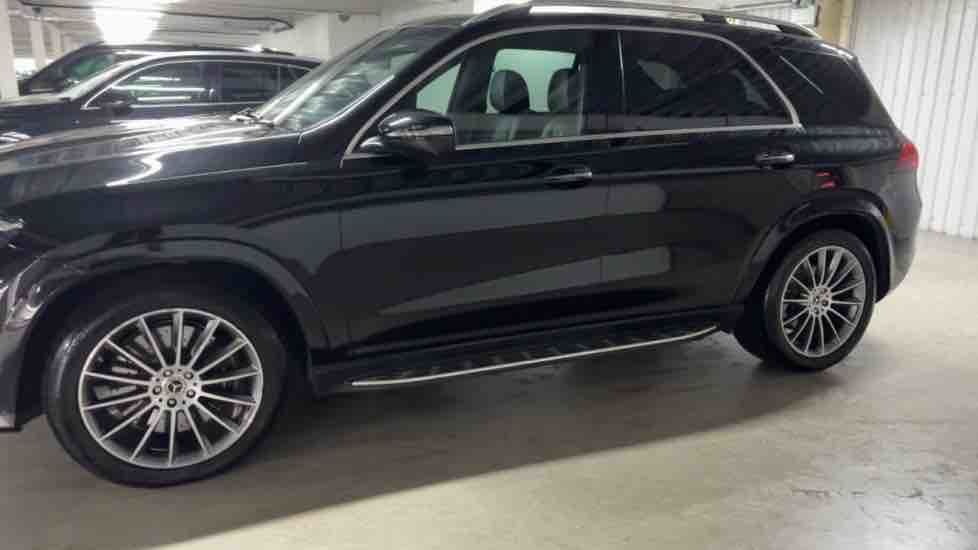 More views of Mercedes-Benz GLE