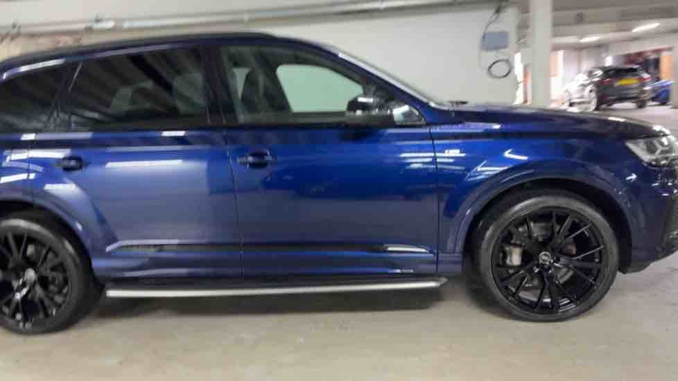 More views of Audi Q7