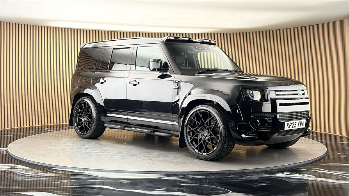 More views of Land Rover Defender 110