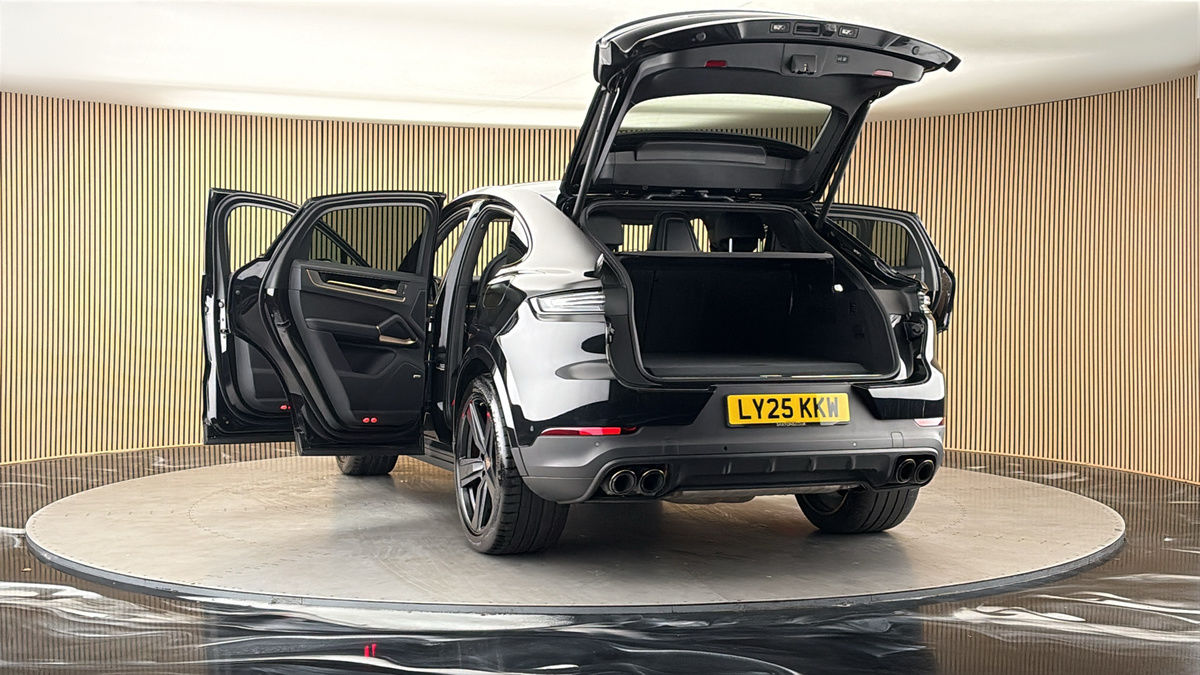 More views of Porsche Cayenne