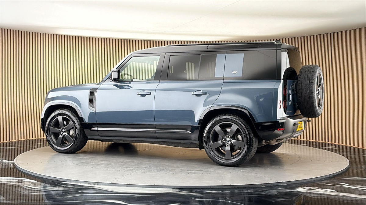 More views of Land Rover Defender 110
