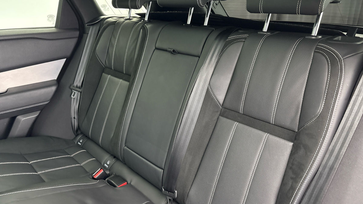 Land Rover Range Rover Velar Image 8