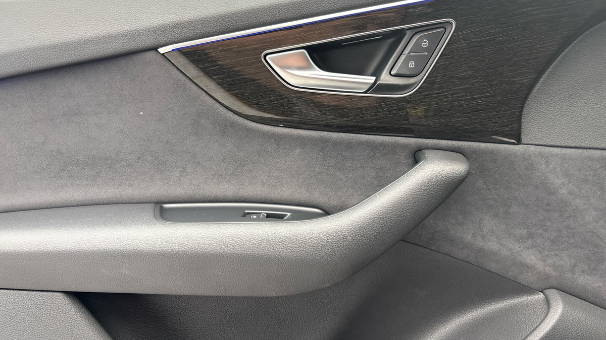 Audi Q7 Image 19