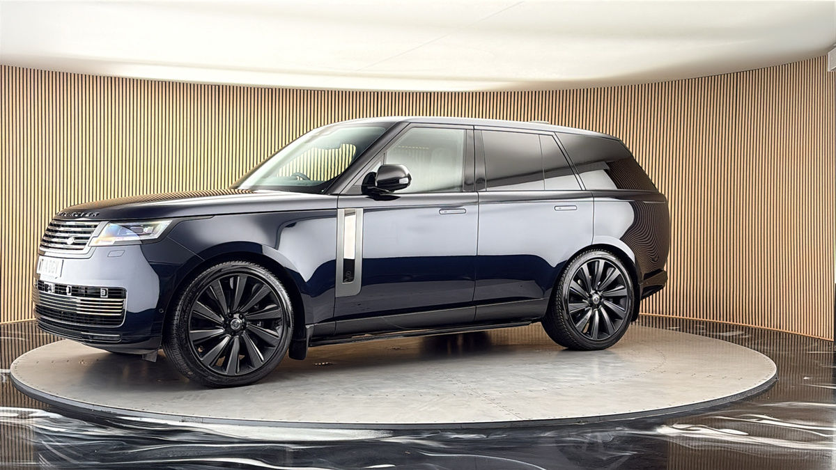 More views of Land Rover Range Rover