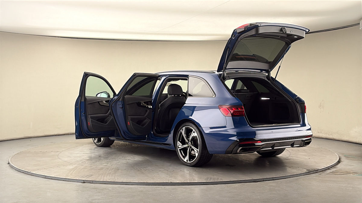 Audi A4 Avant Image 23