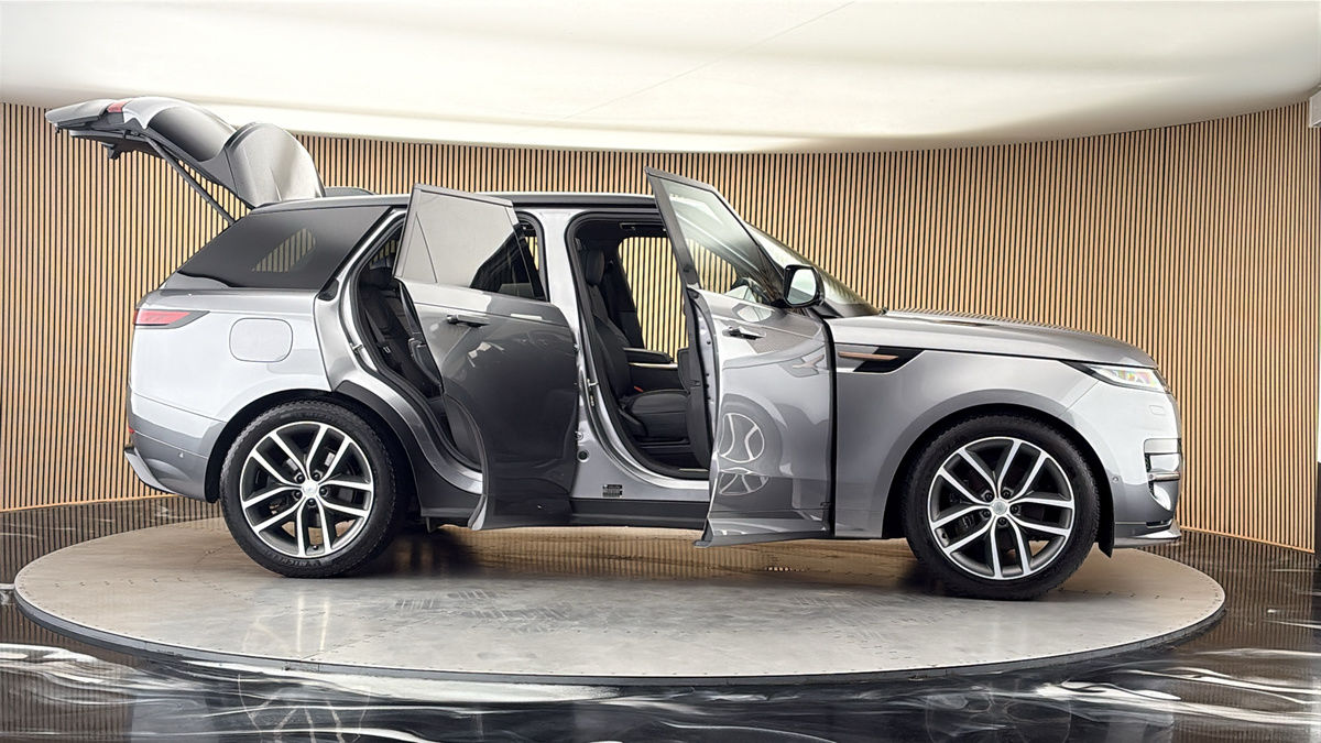 More views of Land Rover Range Rover Sport