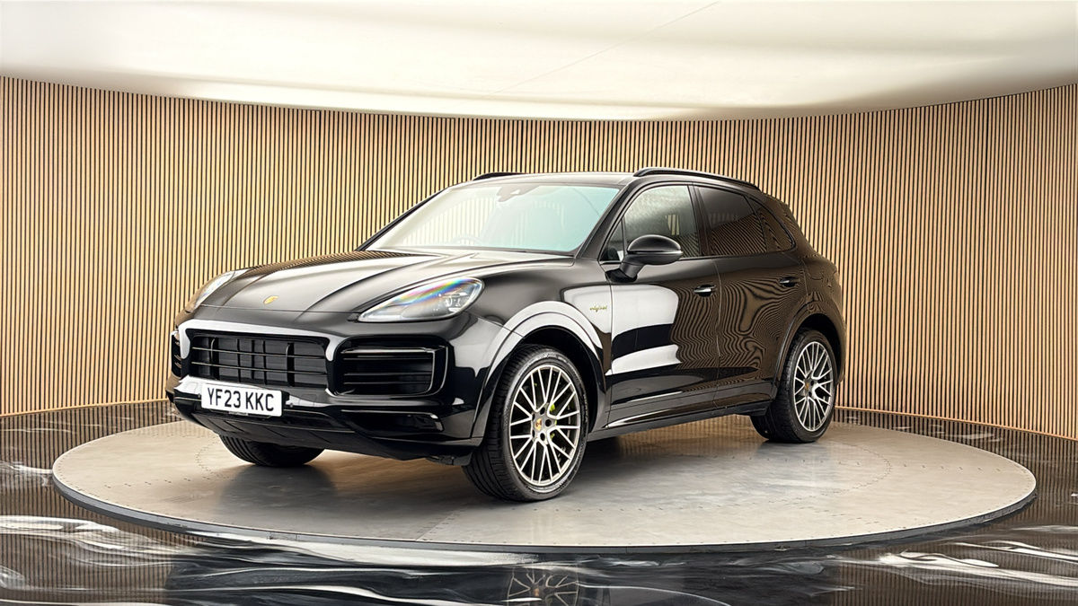 More views of Porsche Cayenne