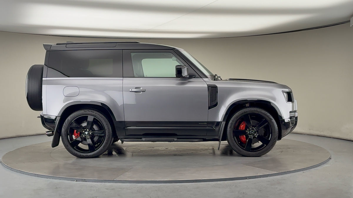 Land Rover Defender 90 Image 16