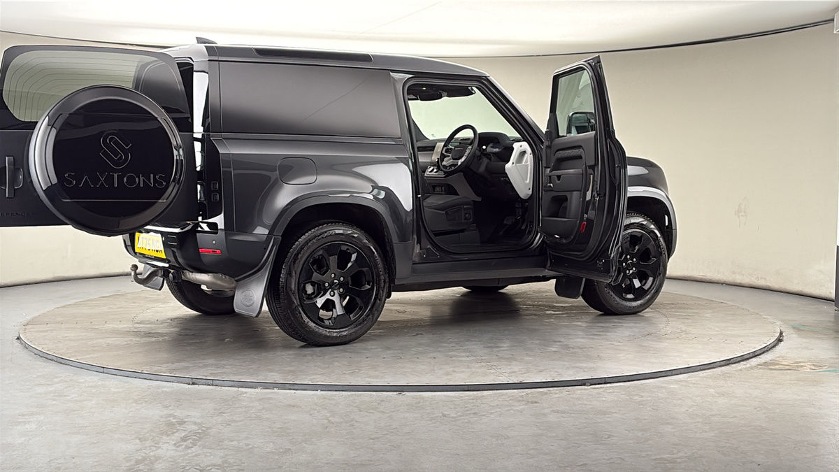 More views of Land Rover Defender 90