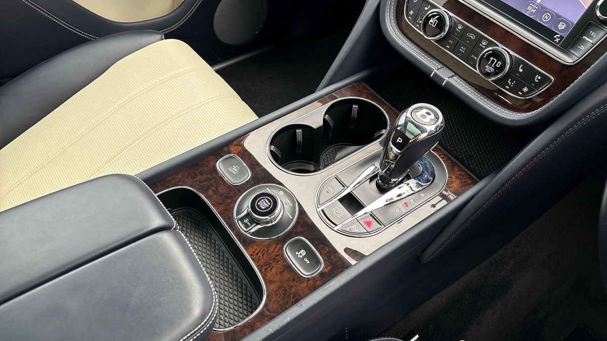 Bentley Bentayga Image 18