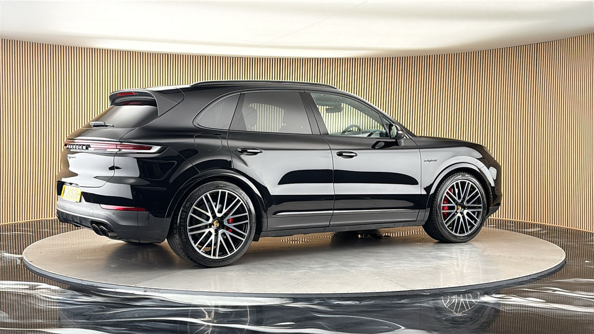 More views of Porsche Cayenne