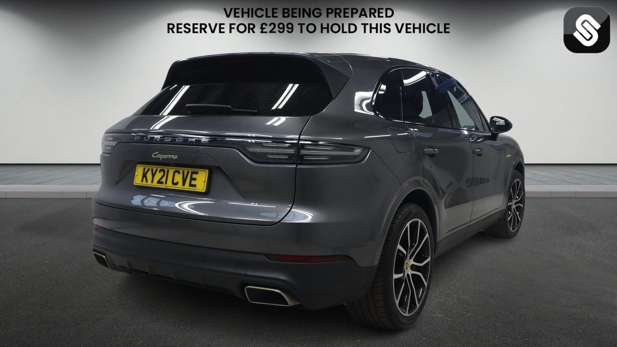 Porsche Cayenne Image 4