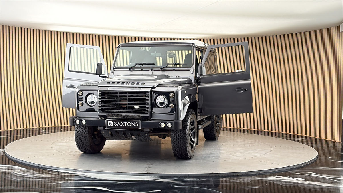 More views of Land Rover Defender 90