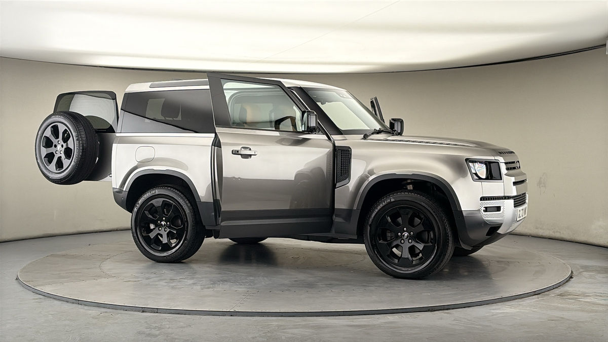 More views of Land Rover Defender 90