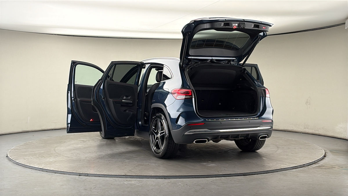 More views of Mercedes-Benz GLA