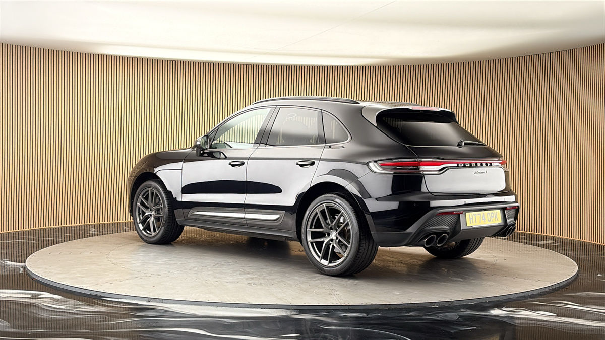 More views of Porsche Macan