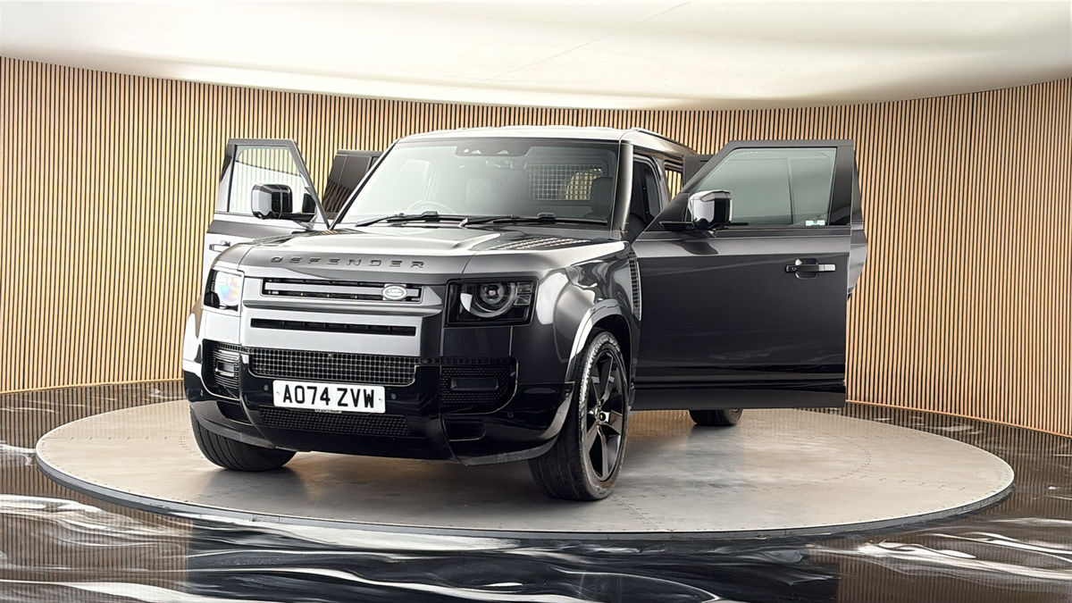More views of Land Rover Defender 110