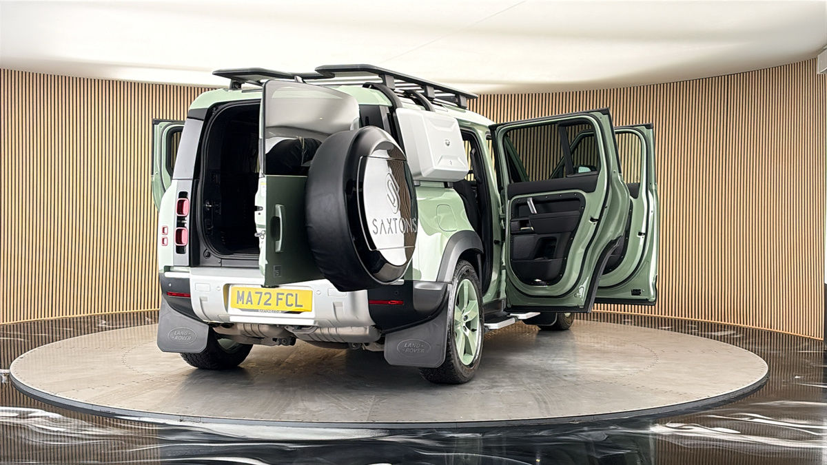 More views of Land Rover Defender 110