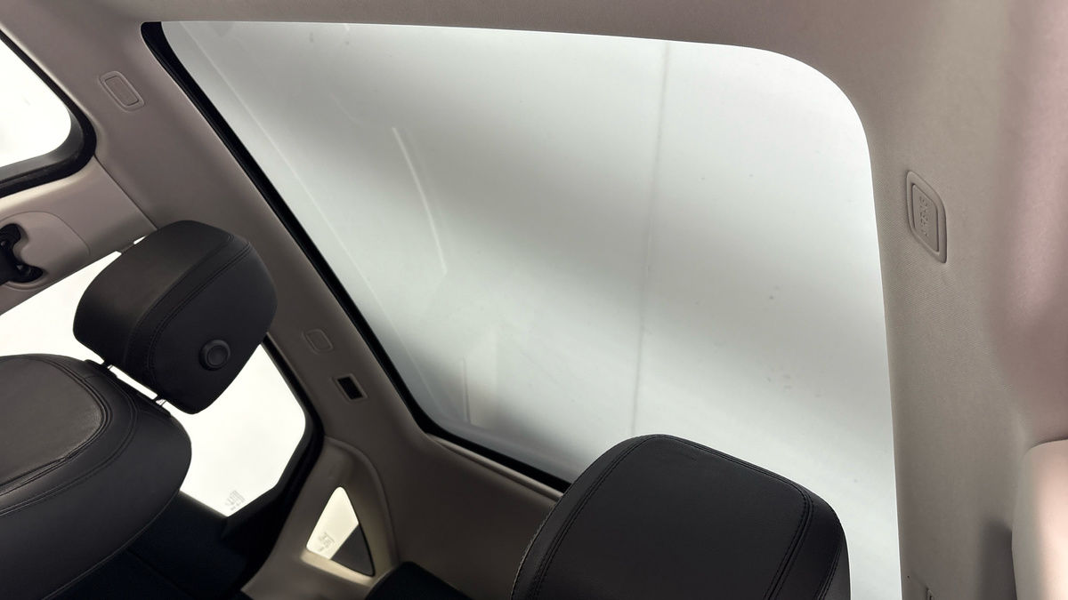 Jaguar E-PACE Image 6