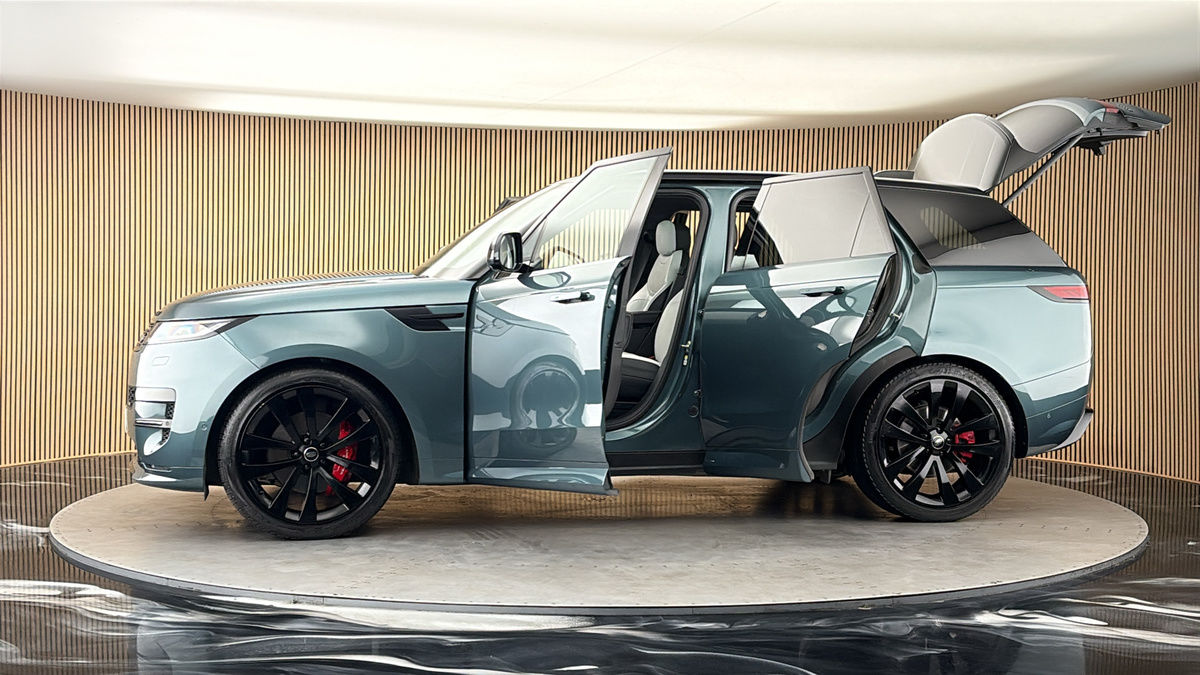 More views of Land Rover Range Rover Sport