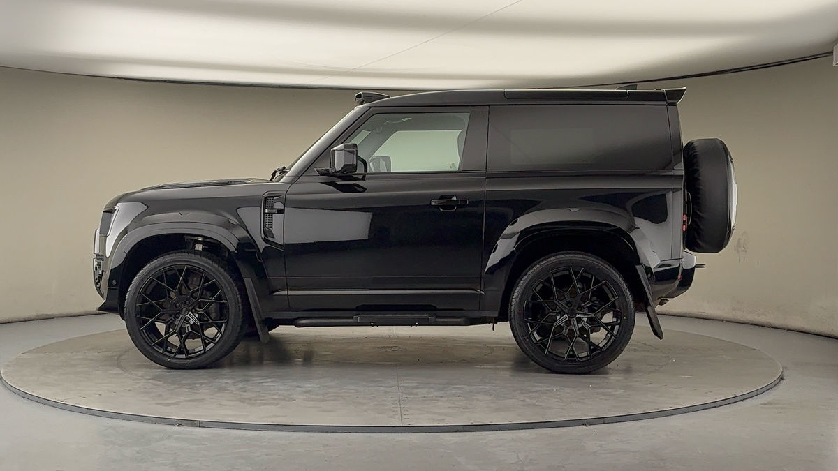 More views of Land Rover Defender 90