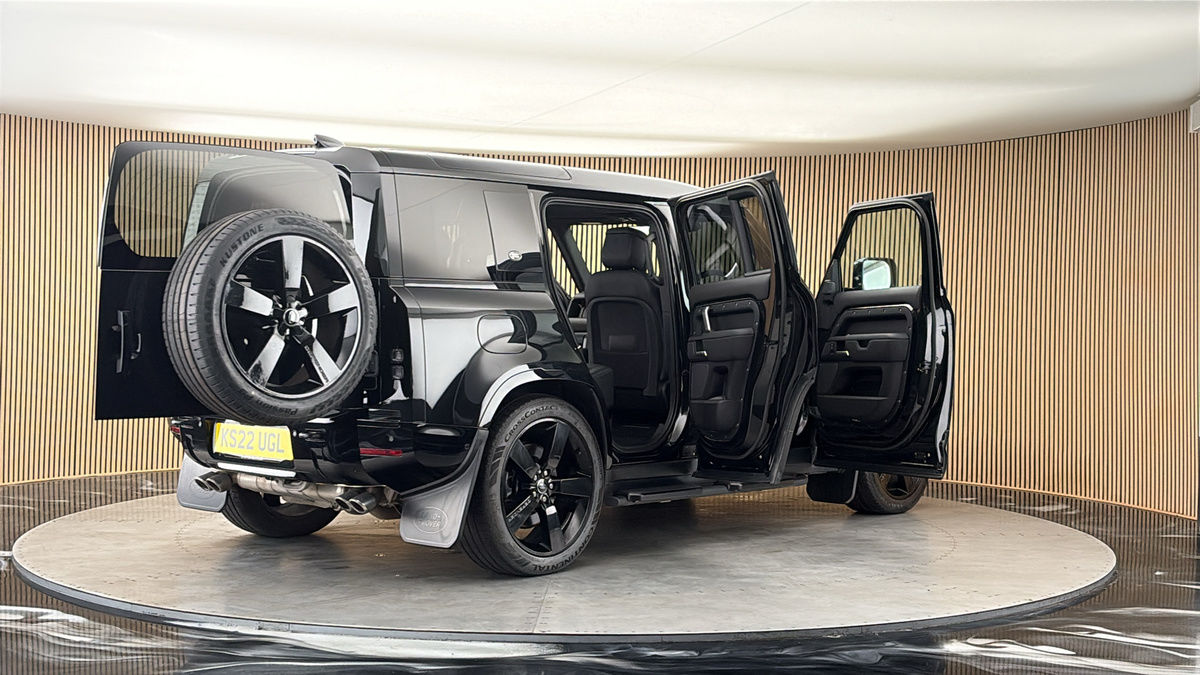 More views of Land Rover Defender 110