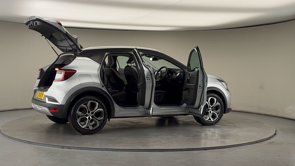 More views of Renault CAPTUR