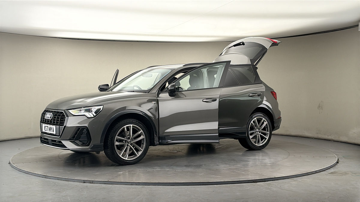 More views of Audi Q3