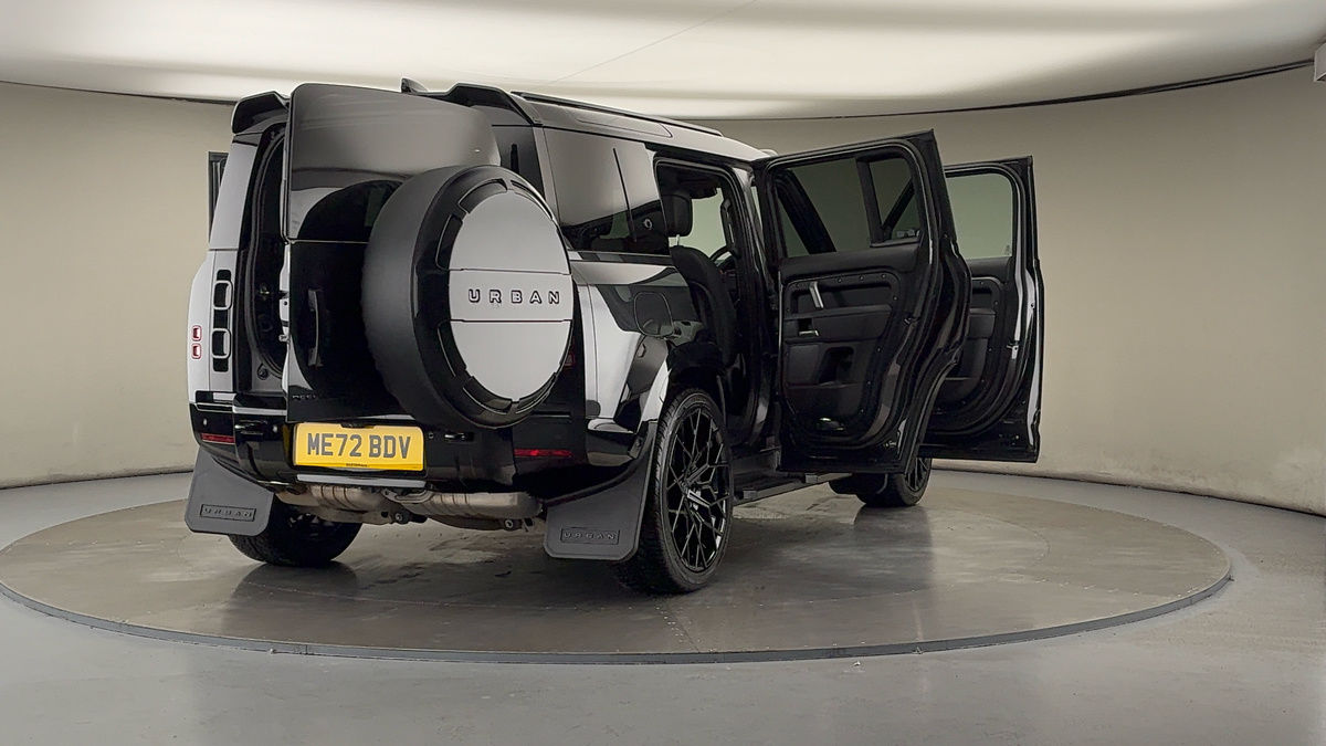 More views of Land Rover Defender 110