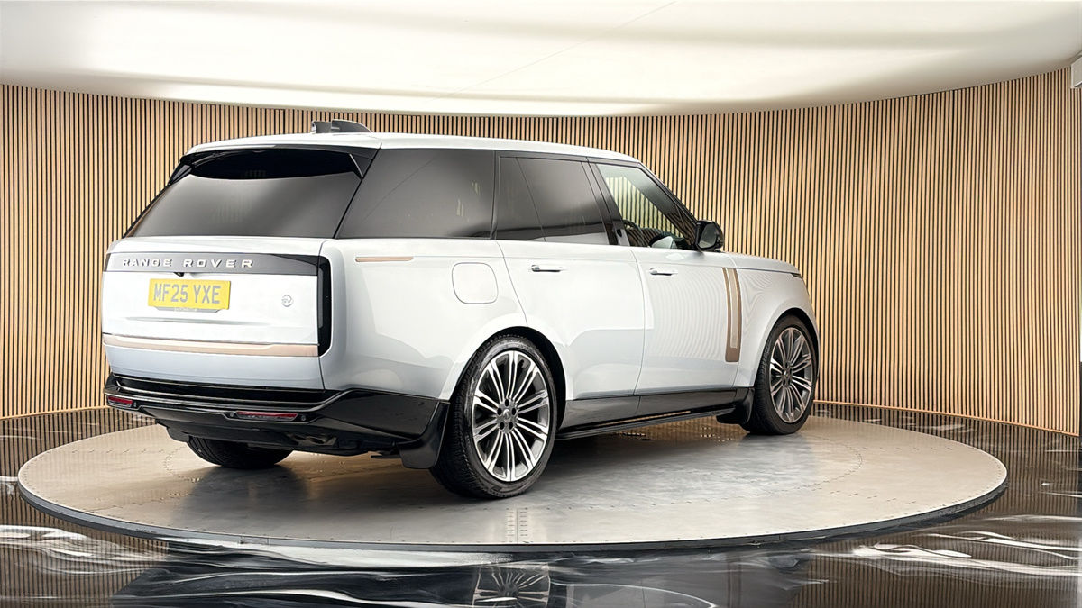 More views of Land Rover Range Rover
