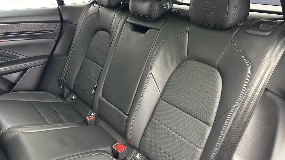 Porsche Macan Image 8