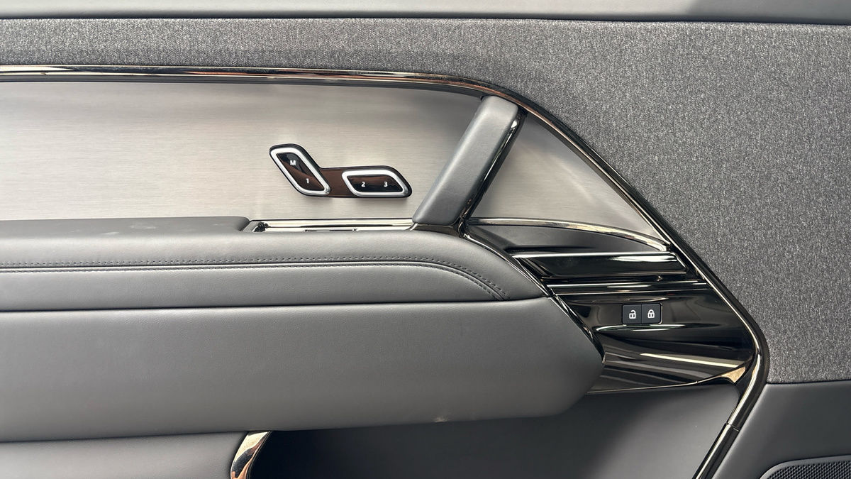 Land Rover Range Rover Sport Image 19