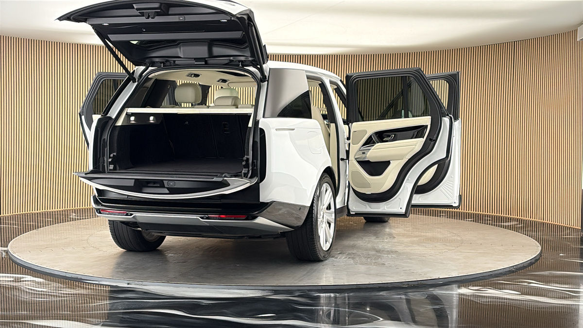 More views of Land Rover Range Rover