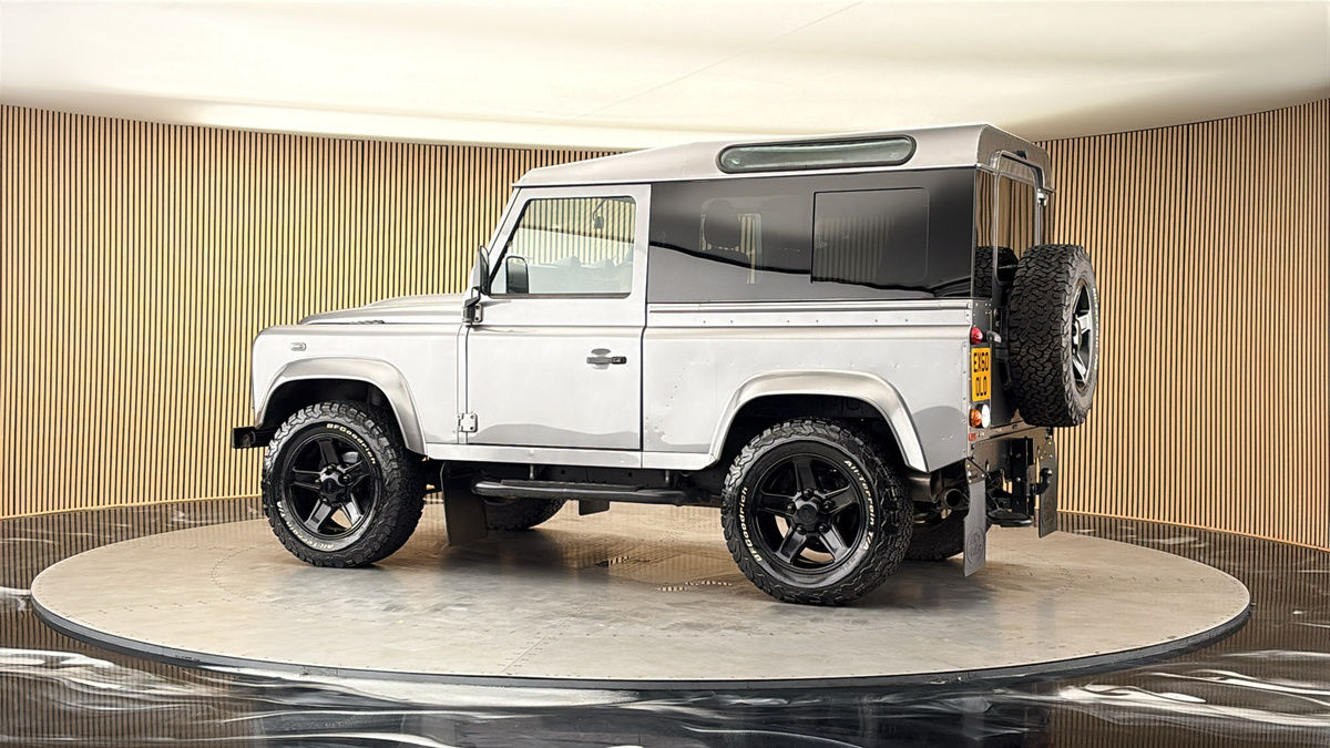 More views of Land Rover Defender 90
