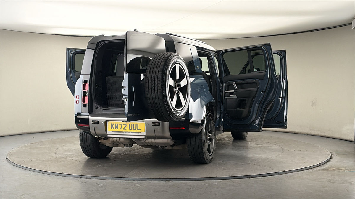 More views of Land Rover Defender 110