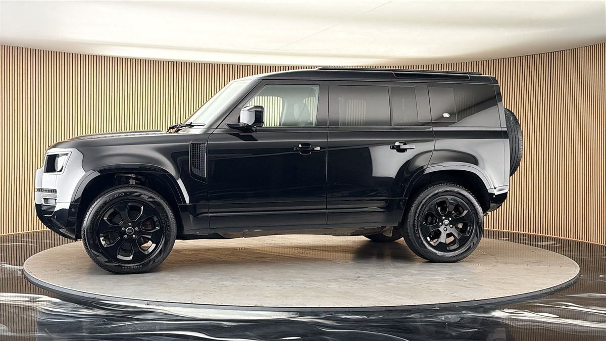More views of Land Rover Defender 110
