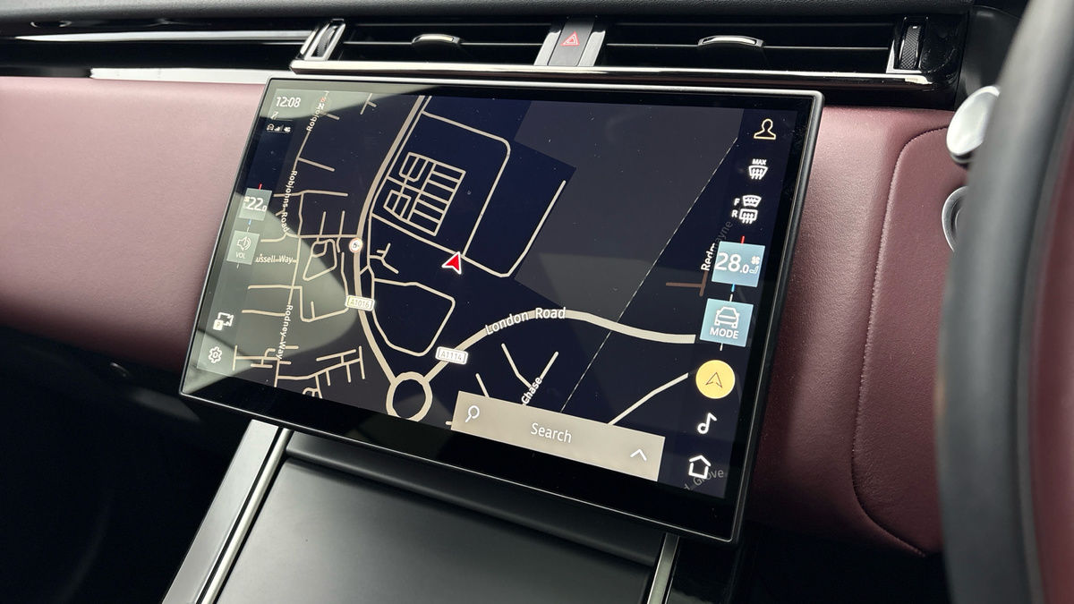 Land Rover Range Rover Velar Image 17