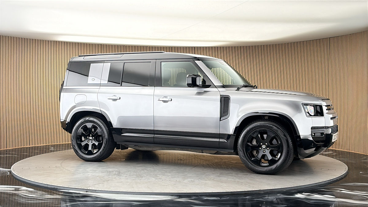 More views of Land Rover Defender 110