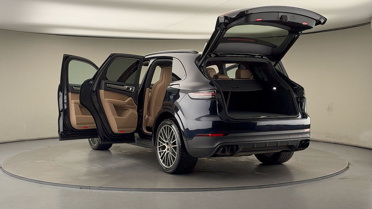 Porsche Cayenne Image 23