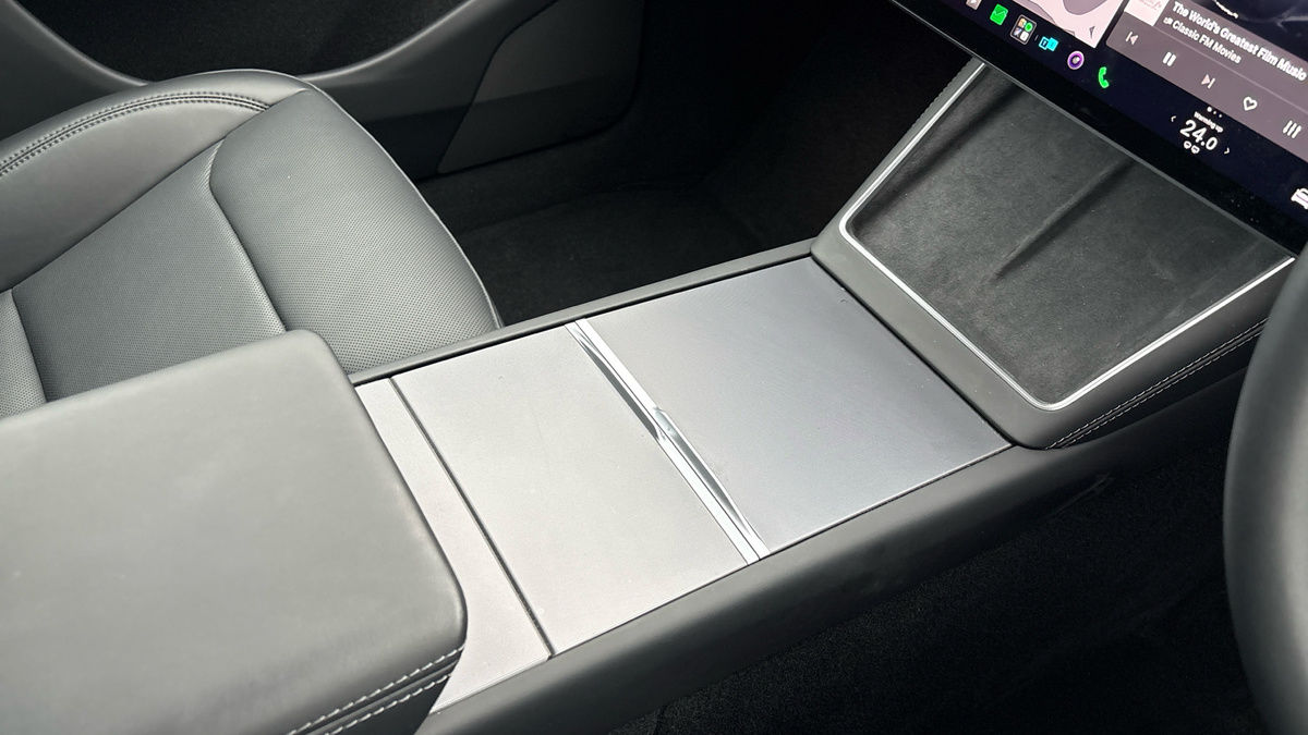 Tesla Model Y Image 18