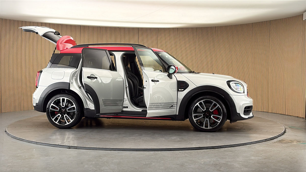More views of MINI Countryman