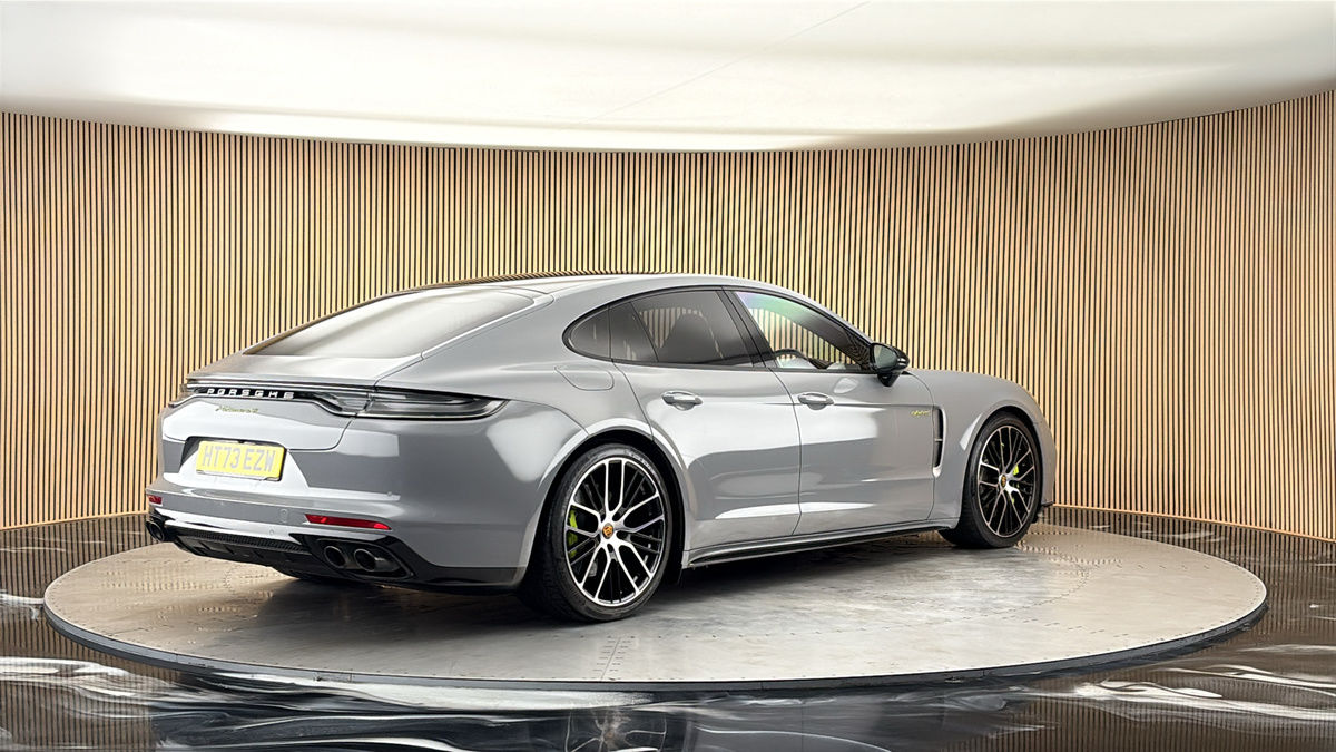 Porsche Panamera Image 21