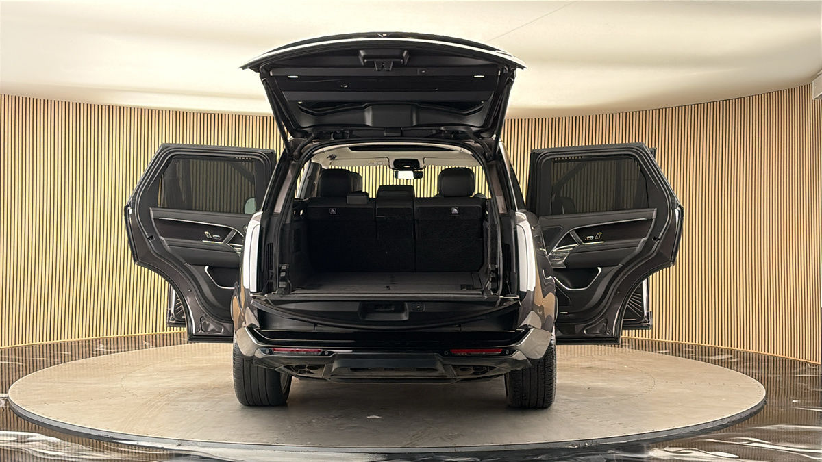 More views of Land Rover Range Rover