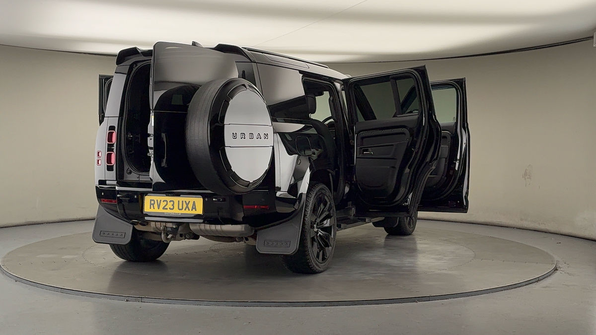 More views of Land Rover Defender 110